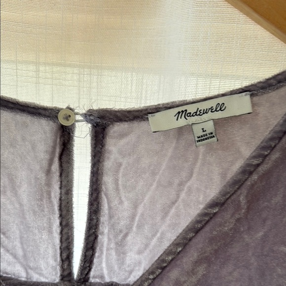 Purple sheer short sleeve blouse with crew neck and relaxed style - Picture 2 of 3